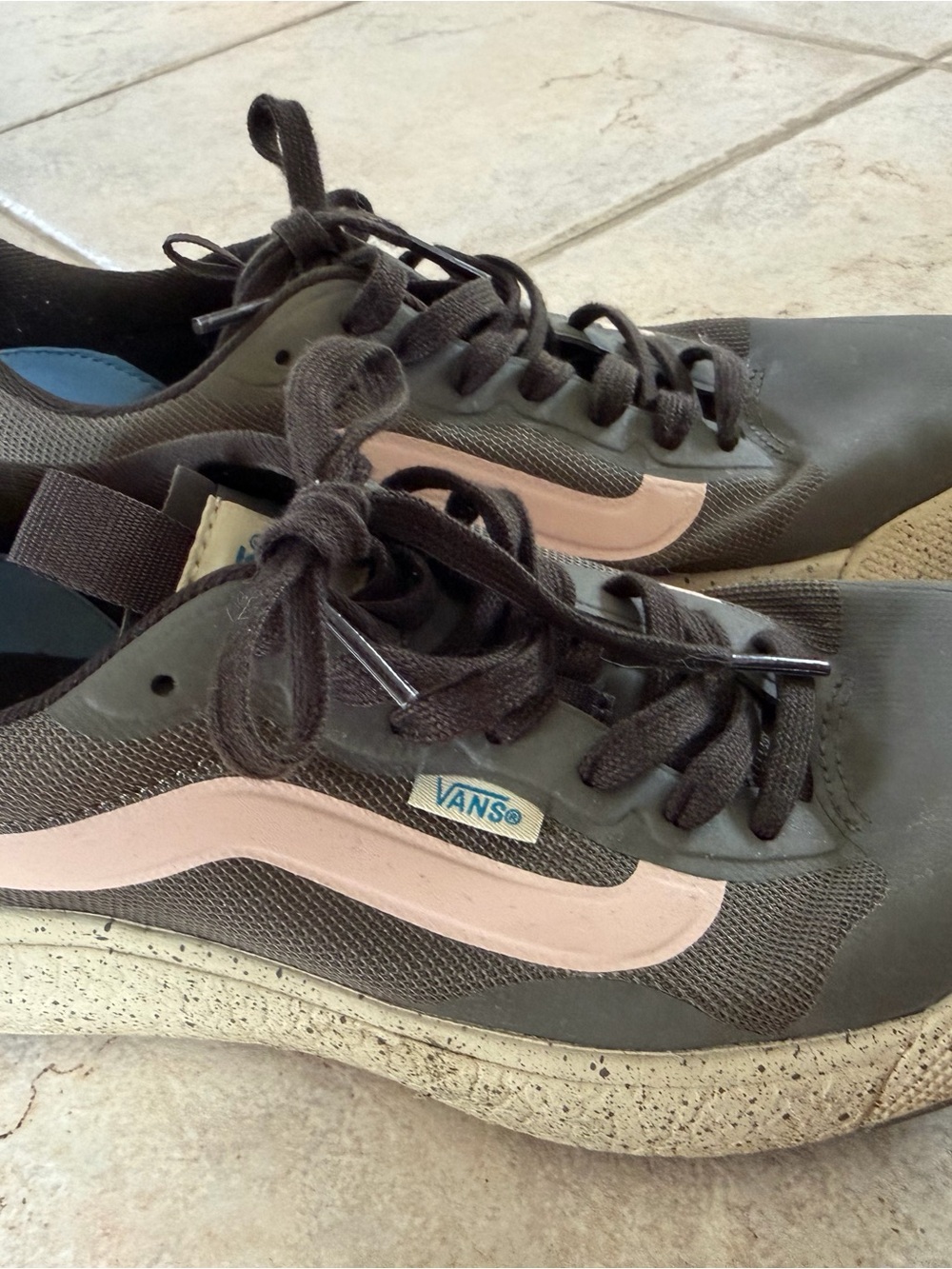 Vans Women’s MTE ULTRARANGE EXO in Speckle Multi